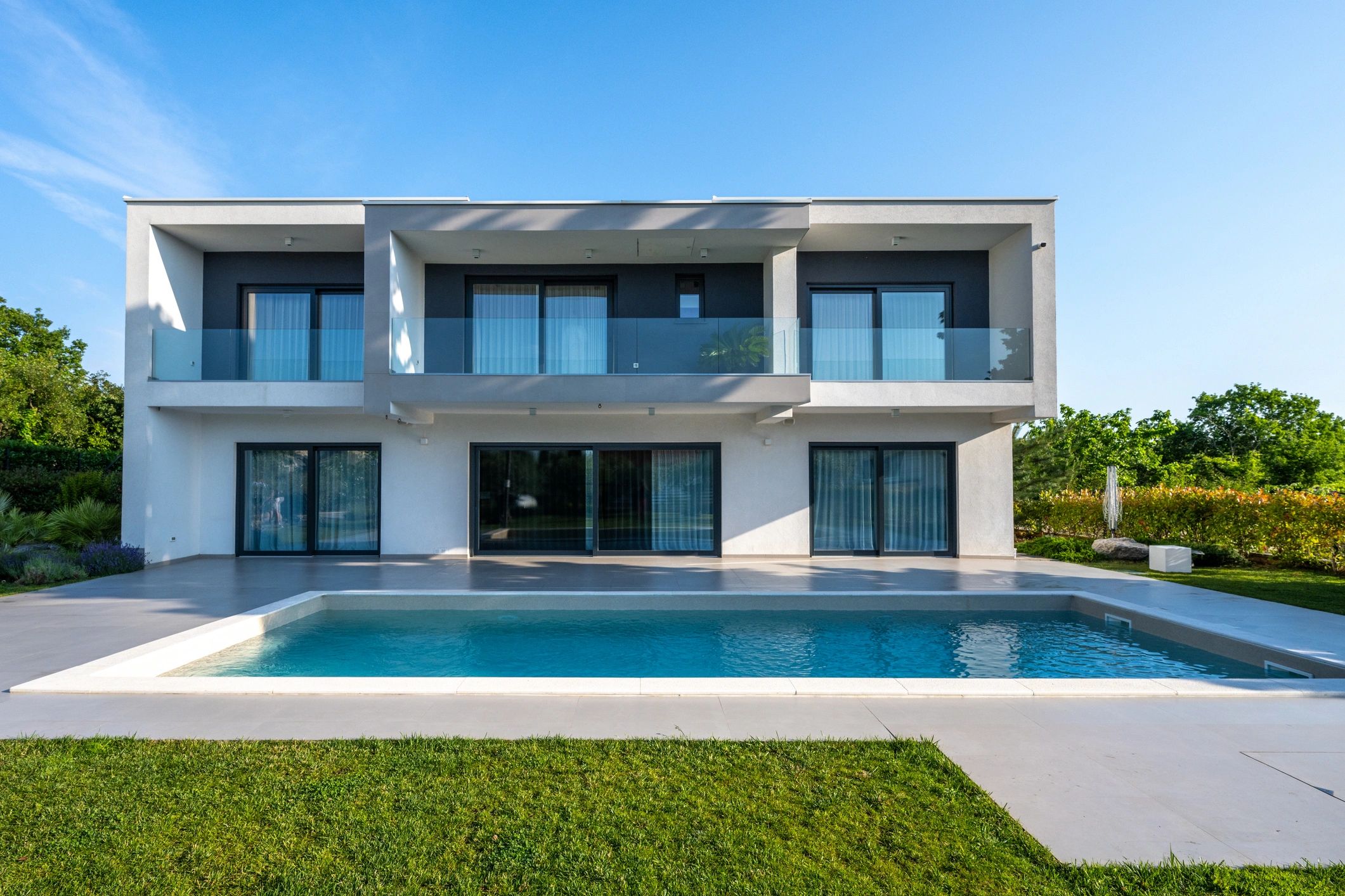 Modern California home exterior